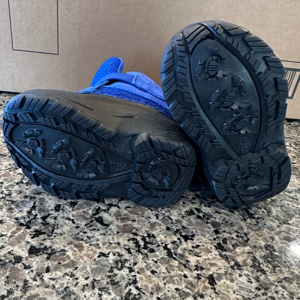 ✨LIKE NEW✨The North Face Toddler Alpenglow lI Boots Size 4 - Picture 5 of 14